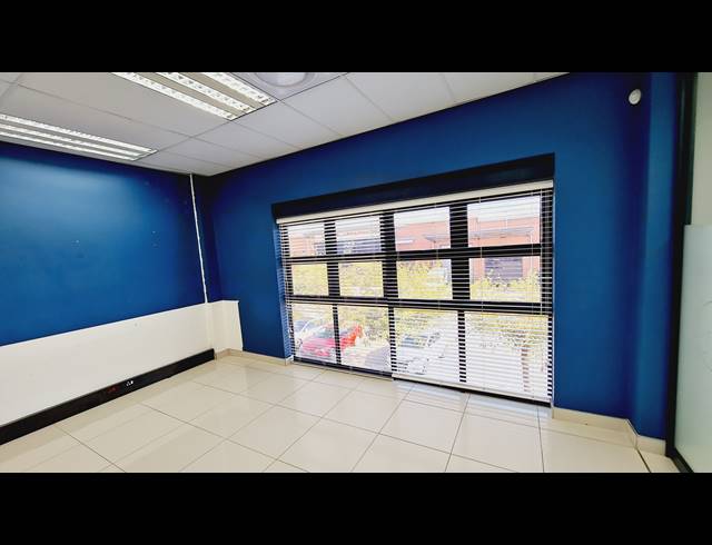 1,485M² WAREHOUSE FOR SALE IN NORTH RIDING